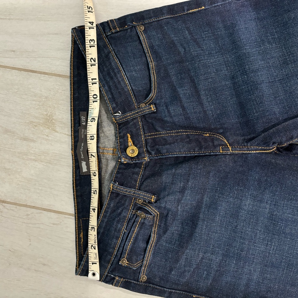 Levi’s Demi Curve Mid Rise Bootcut Jeans. Size 4/27